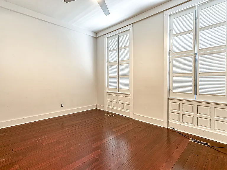 2352 Kemper Ln — Photo 21