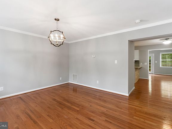 5th image of 9826 Dominion Forest Cir