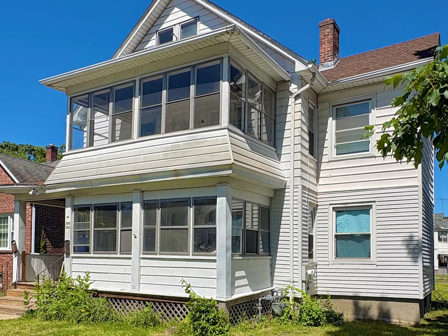 3 bed, $2,000 — Photo 1