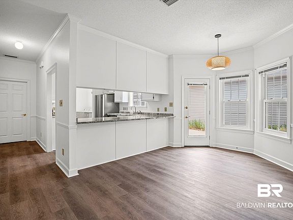 3rd image of 1 Cottage Dr