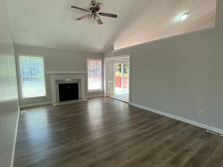 5600 Sugar Crossing Dr — Photo 7