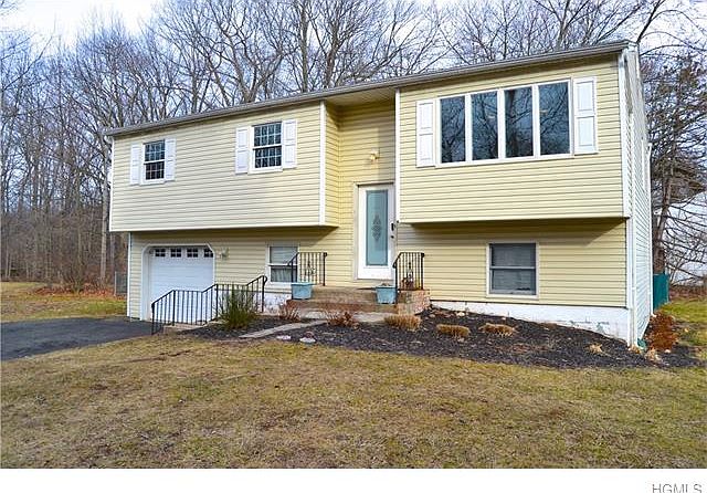 1st image of 7 Lois Ln