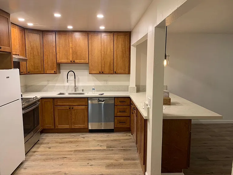 1322 Shattuck Ave #204 — Photo 4