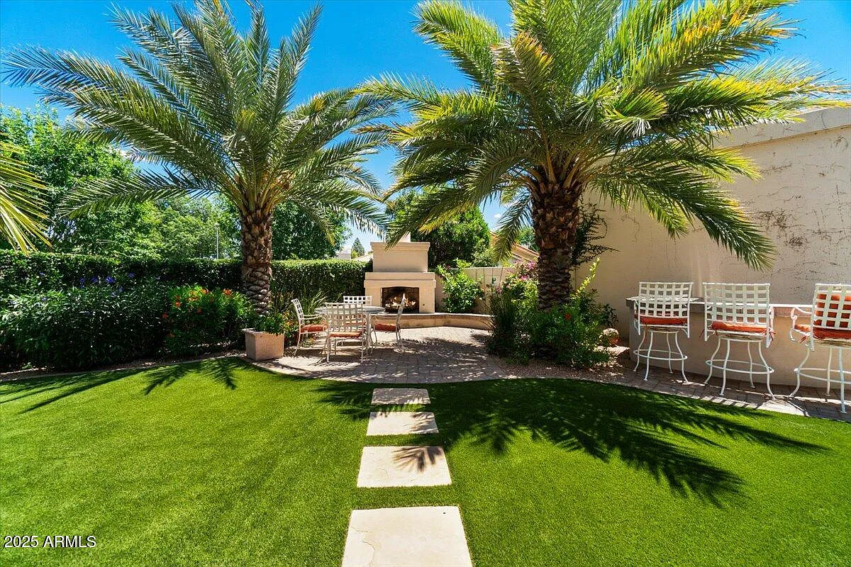2 bed, 2.0 bath, 1813 sqft, $6,000 — Photo 1
