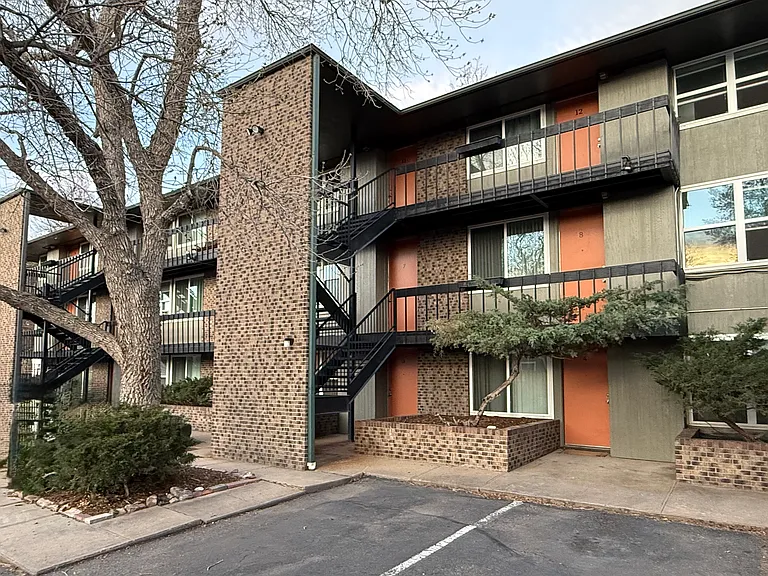 2990 Glenwood Dr #9 — Photo 6
