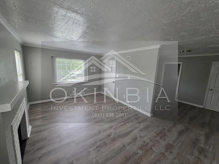 2815 Oxford Ave — Photo 4