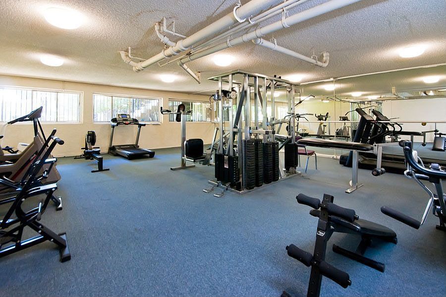 1st image of 7101 Rainbow Dr APT 4
