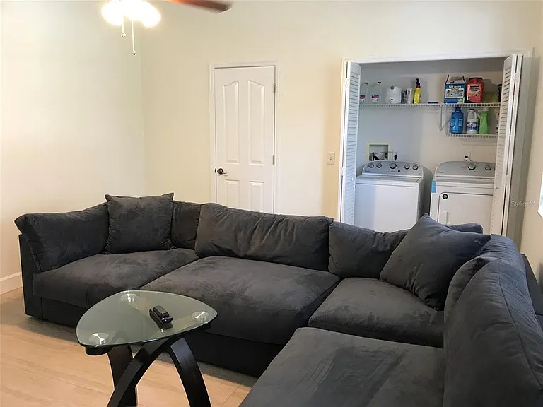 2915 Pointeview Dr — Photo 4