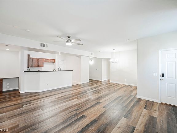 3rd image of 5855 Valley Dr Unit 1054
