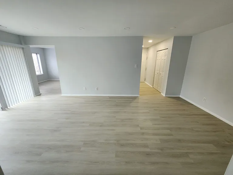 11319 Commonwealth Dr #102 — Photo 8