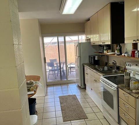 2nd image of 240 Olani Pl Floor 1