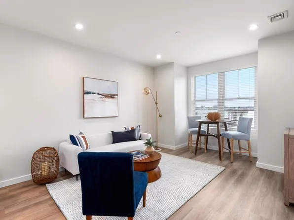 10 Somerset Ave #309, Winthrop, MA 02152