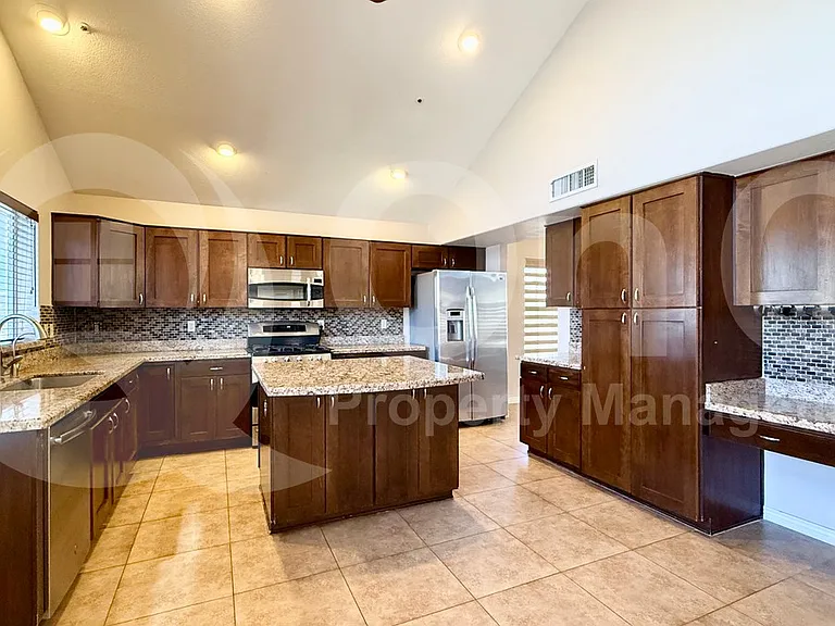 9405 E Presidio Rd — Photo 7