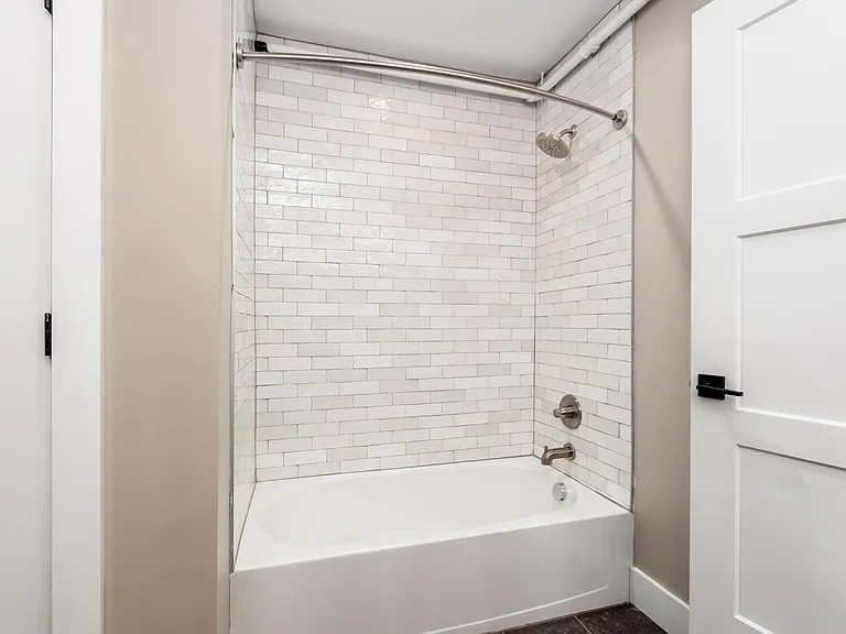 44 N High St #3B — Photo 8