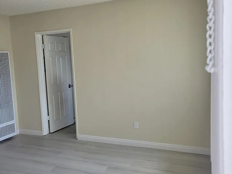 2100 Hermosa Ave #5 — Photo 12