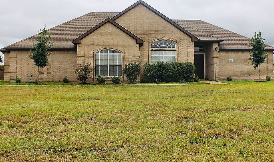 1st image of 8906 Colonial Dr
