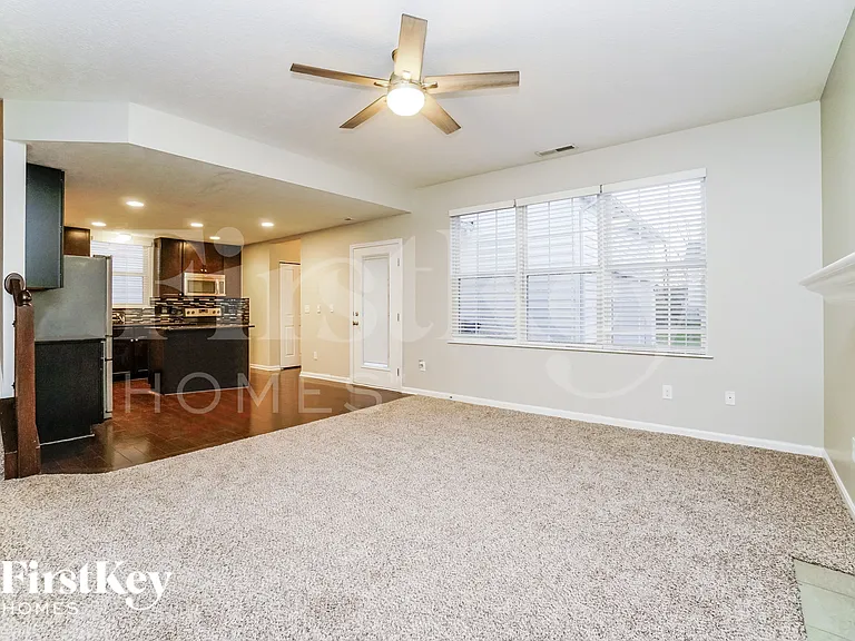 4015 Peregrine Pass Dr — Photo 3