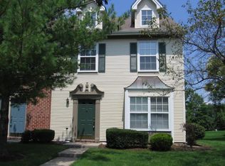 2 Lindsey Ct #388, Franklin Park, NJ 08823