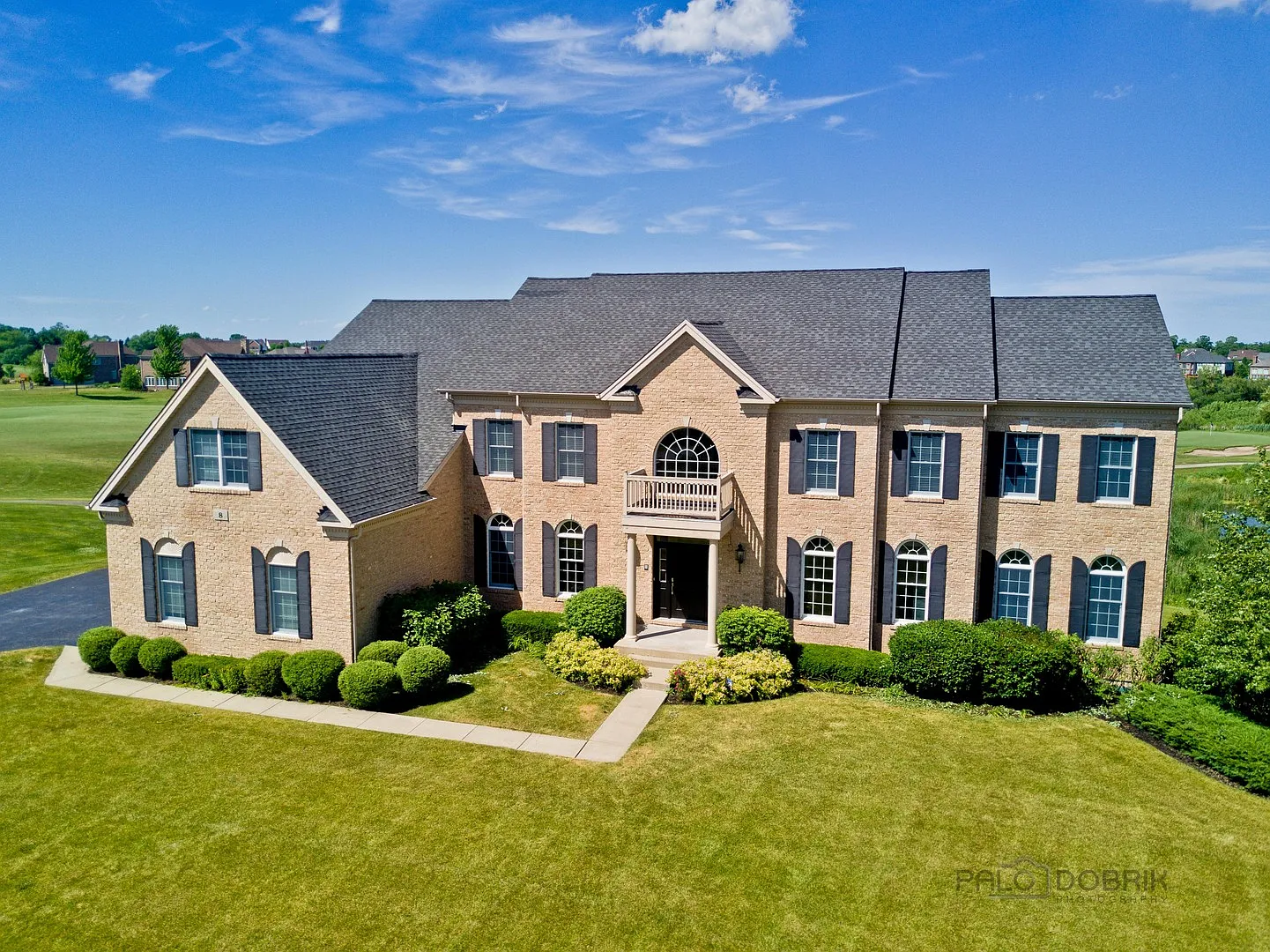 4 bed, 4.5 bath, 5899 sqft, $6,500 — Photo 2