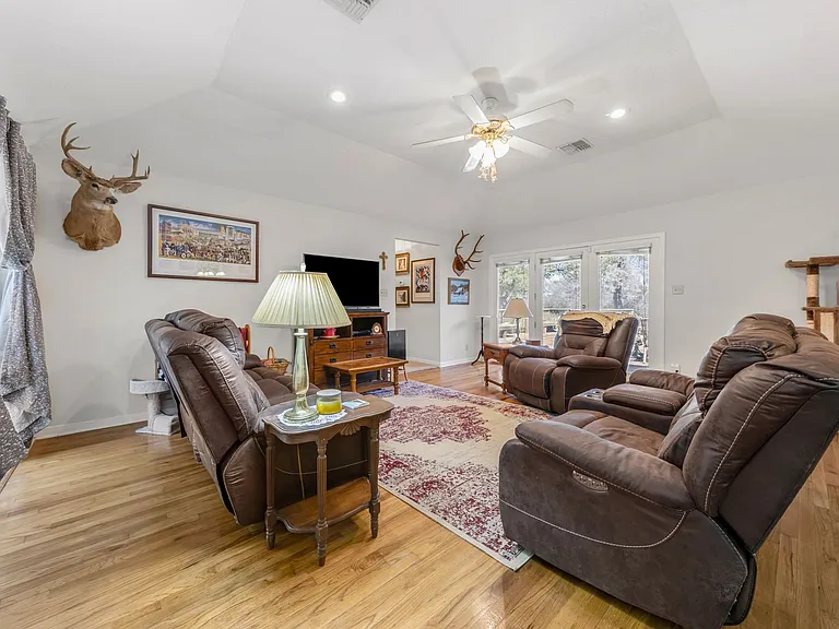 4269 Wilcox Ln — Photo 2