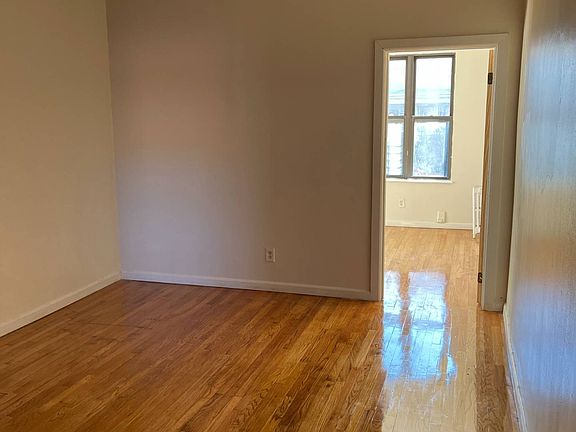 2nd image of 231871 Woodlawn