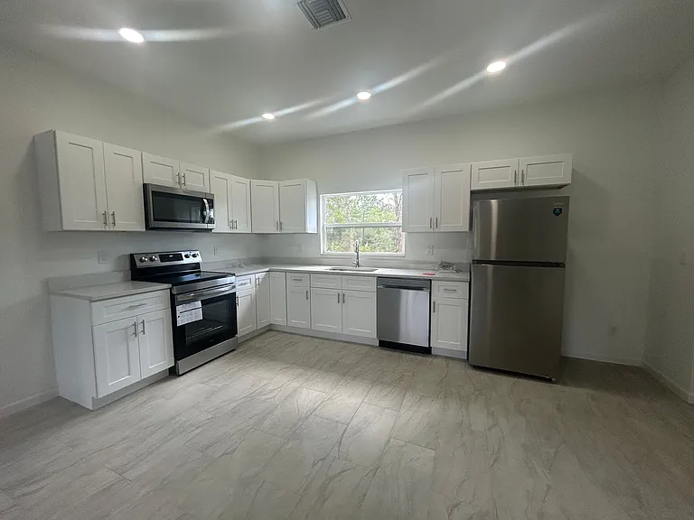 751 Pacific St — Photo 8