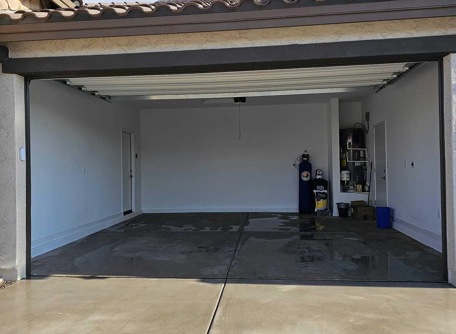 5 bed, 3.0 bath, 2082 sqft, $2,500 — Photo 4