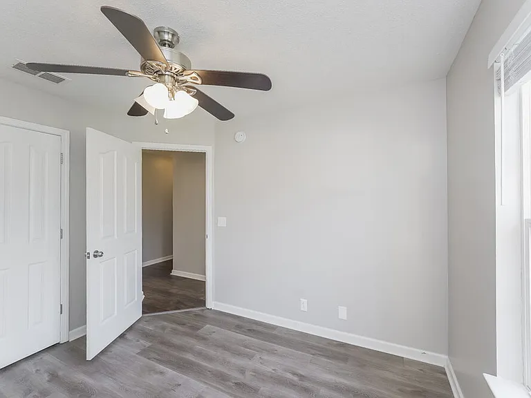 1547 Saint Andrews Dr — Photo 12