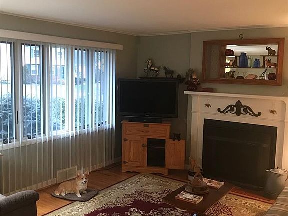 3rd image of 67 Gardenwood Ln