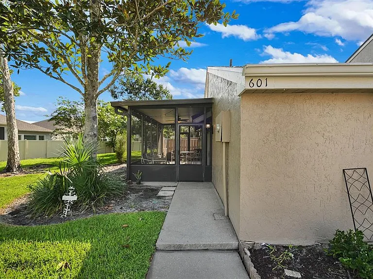 601 Casa Park Ct #K — Photo 31