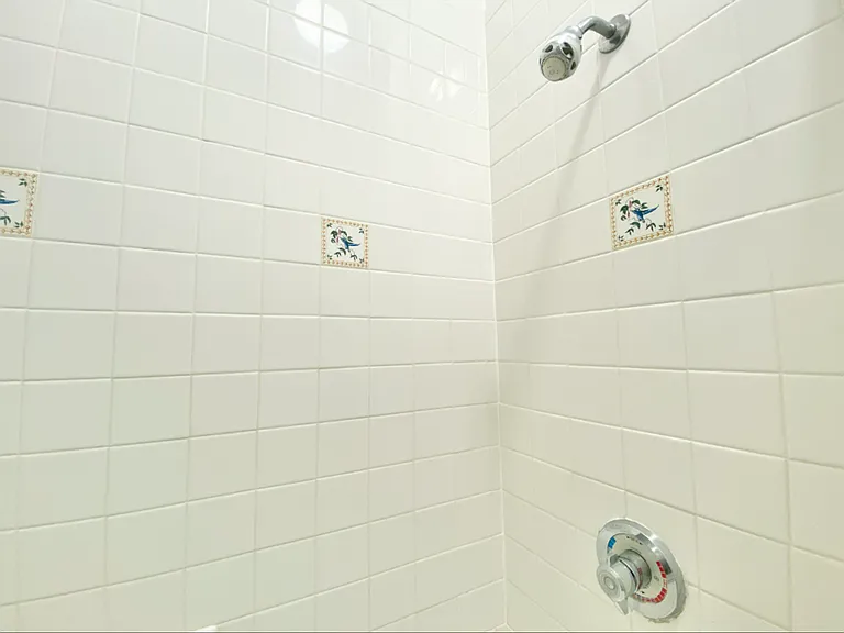 Harvard Hill Apartments - Harvard Hill LLC — Photo 18
