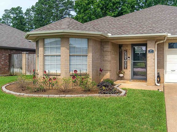 2nd image of 7 Pebble Creek Dr N