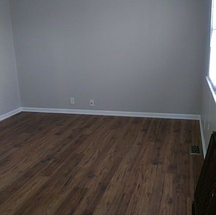 4th image of 606 John D Wear Ave