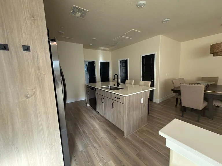 2897 E Tamarind Dr — Photo 7