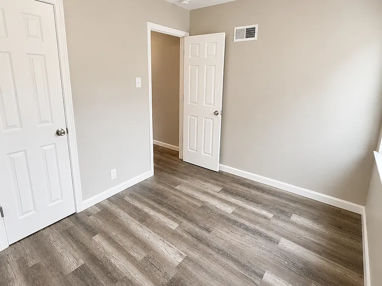 453 Plaza Ave — Photo 9
