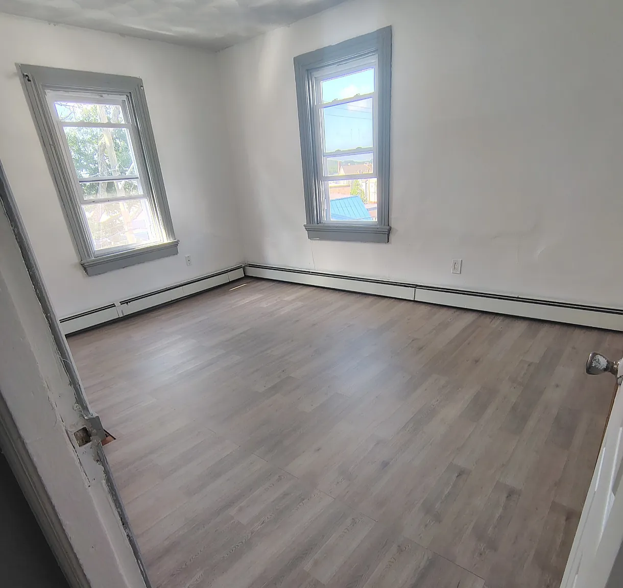 2 bed, 1300 sqft, $1,550 — Photo 1