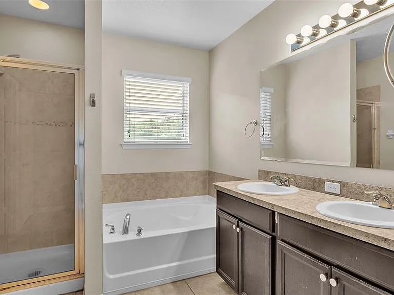 6838 Glenbrook Dr — Photo 15