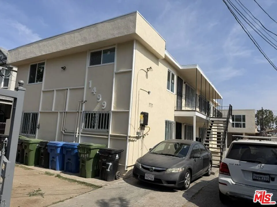 1499 W 35th Pl #3