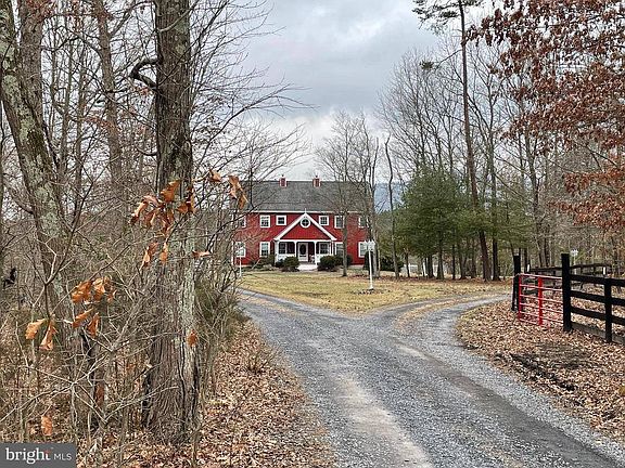 3rd image of 300 Sky Meadow Ln