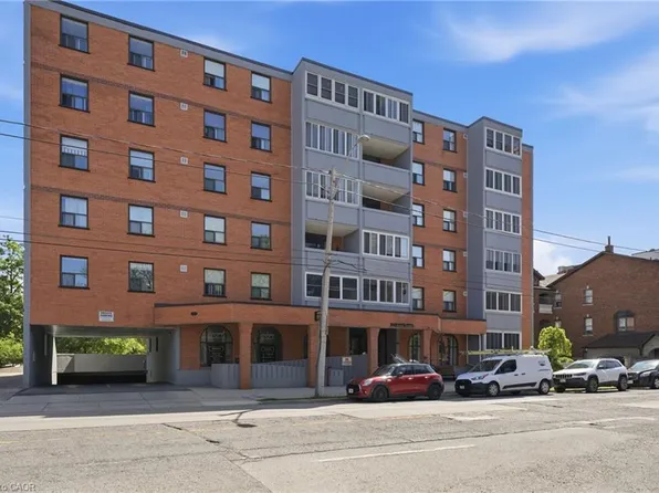 23 Main St #504, Hamilton, ON L9H 2P7