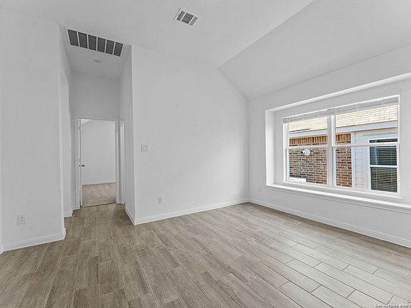 4th image of 5522 Wilder St