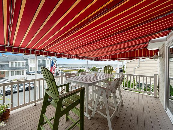 4th image of 217 89th St W #Sea