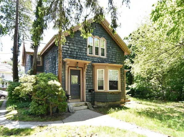 3062 Pawtucket Ave, Riverside, RI 02915