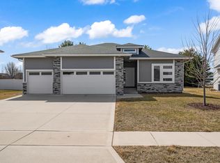 16734 Maple St, Clive, IA 50325