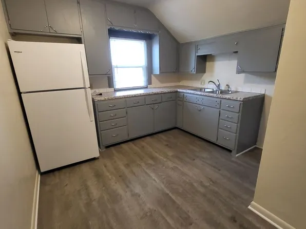 828 N Broadway St, Green Bay, WI 54303
