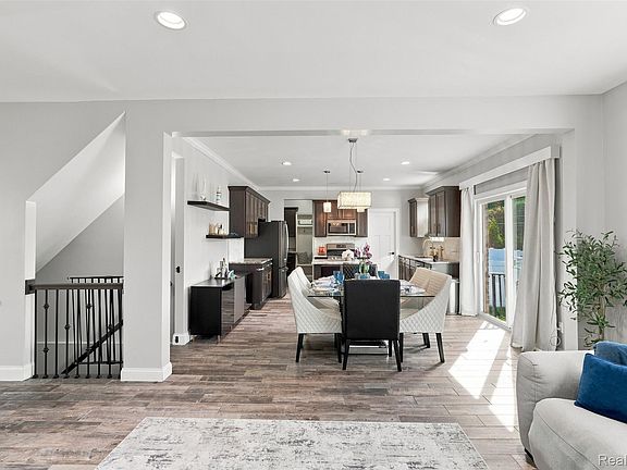 5th image of 47523 Viola Ln