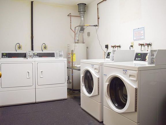 5th image of 210 Washington St APT 31