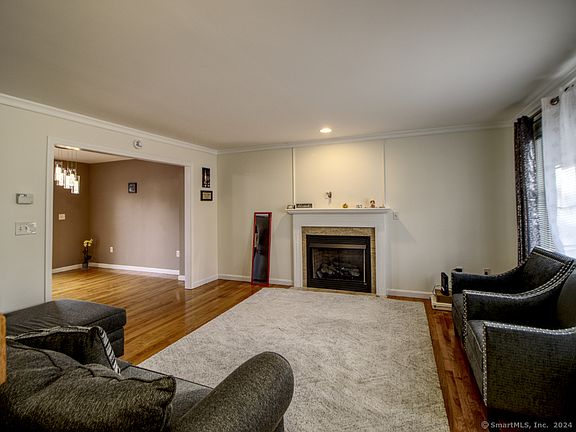 4th image of 50 Swanson Ave