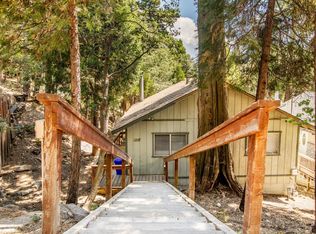 1227 Lovers Ln, Rimforest, CA 92378