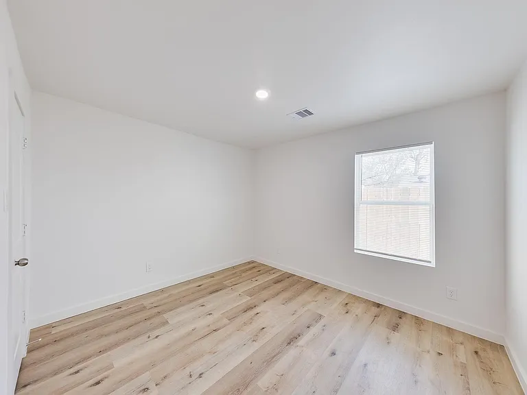 3635 Ward St — Photo 22